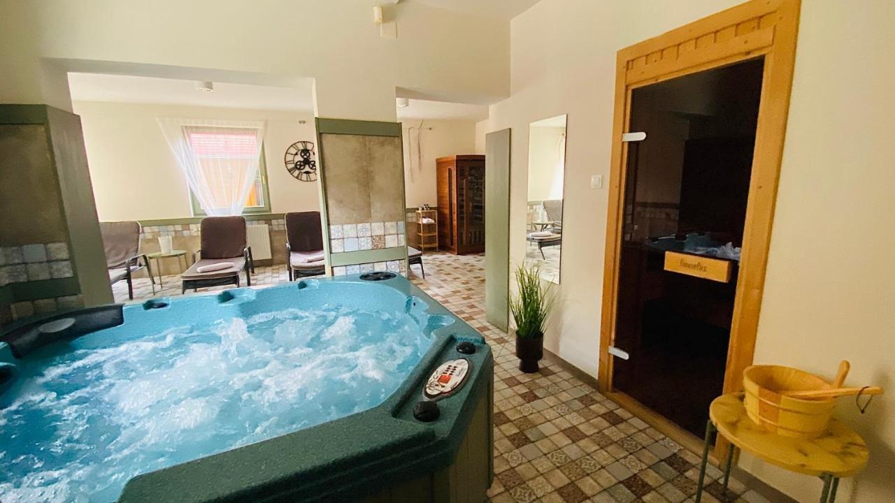 Villa Oliva Boutique Rooms Zamárdi Eksteriør bilde