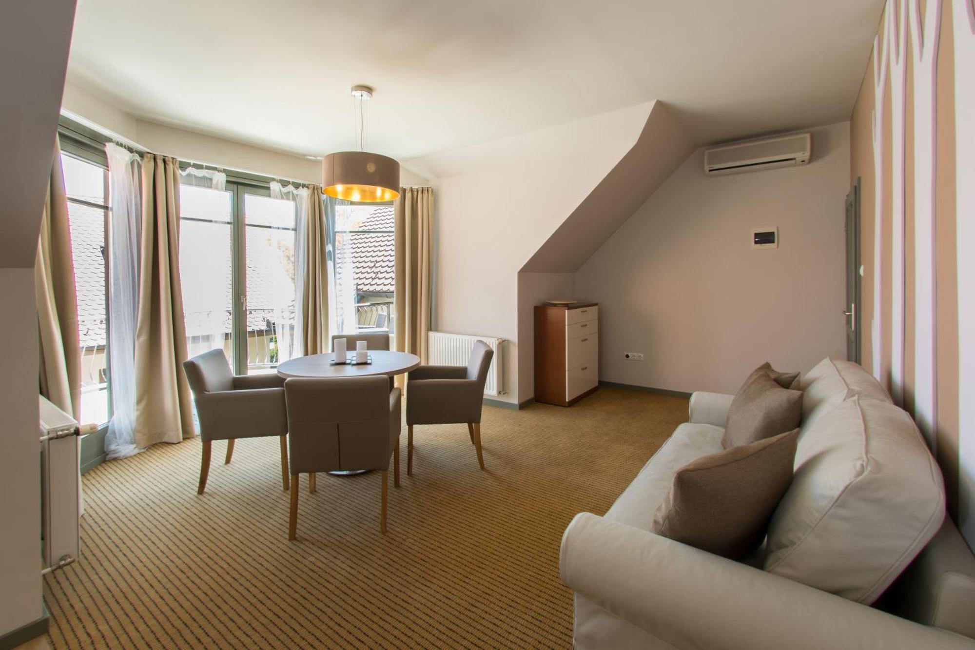 Villa Oliva Boutique Rooms Zamárdi Eksteriør bilde