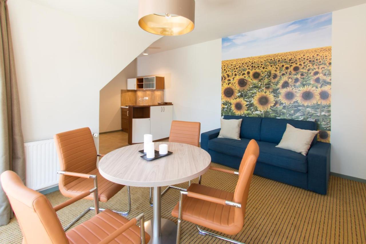 Villa Oliva Boutique Rooms Zamárdi Eksteriør bilde