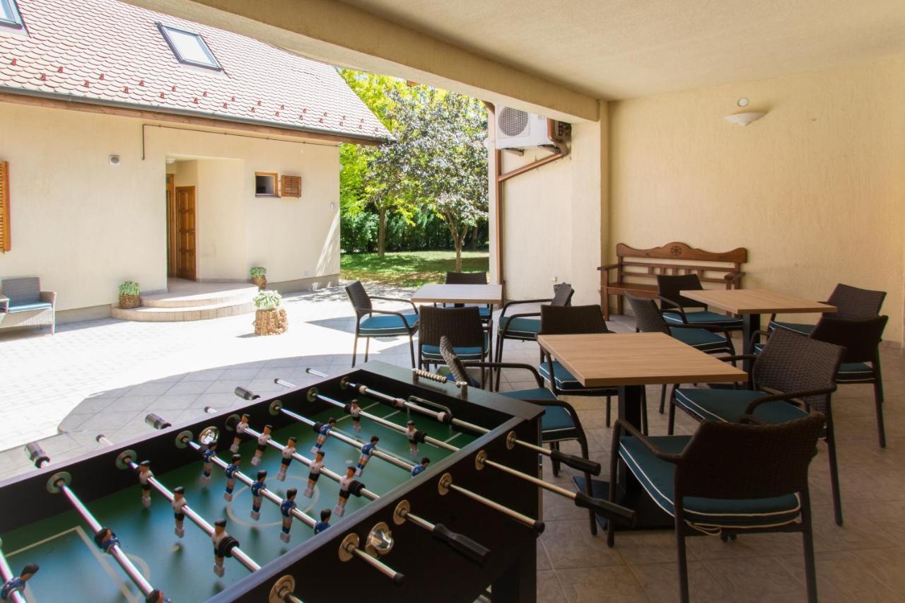 Villa Oliva Boutique Rooms Zamárdi Eksteriør bilde
