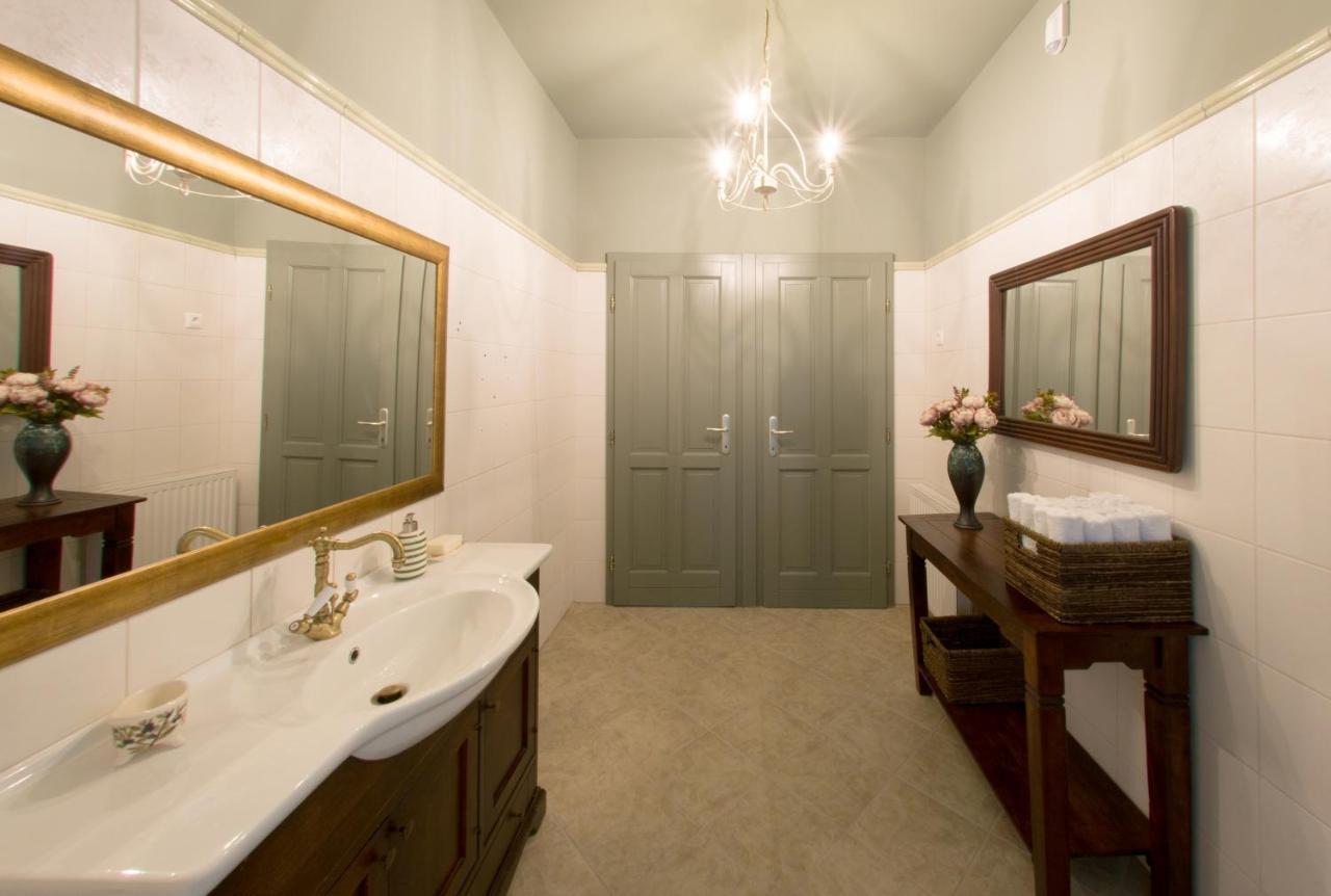Villa Oliva Boutique Rooms Zamárdi Eksteriør bilde
