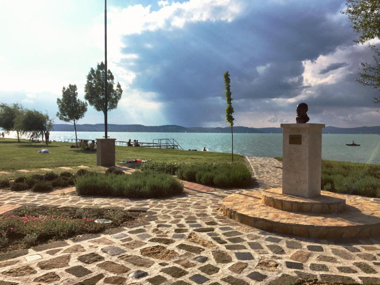 Villa Oliva Boutique Rooms Zamárdi Eksteriør bilde